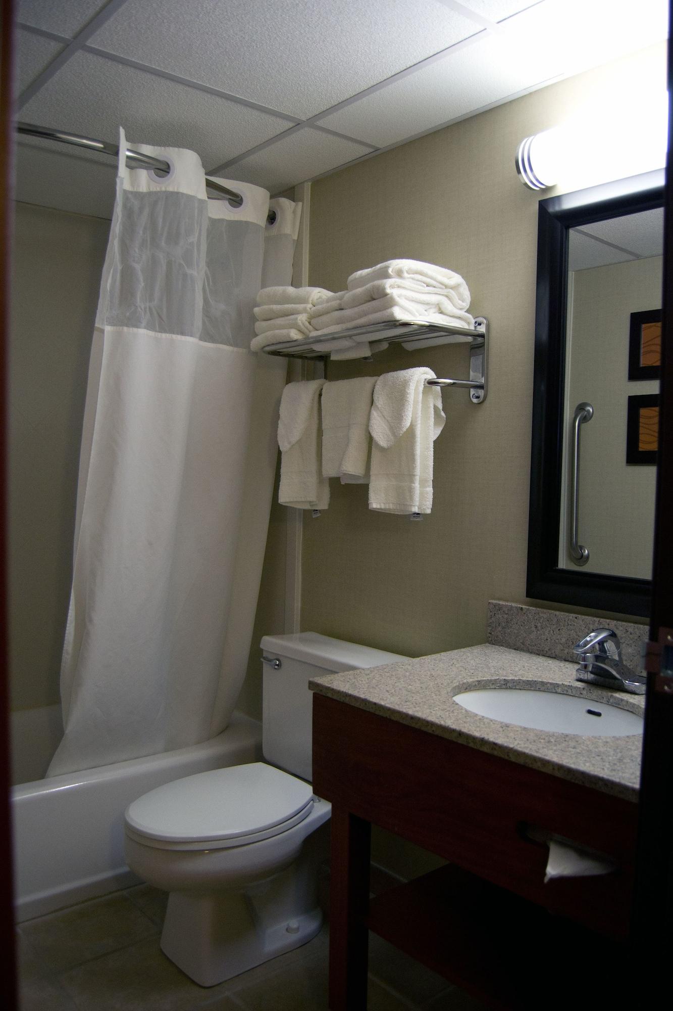 Comfort Inn University Амгерст Екстер'єр фото