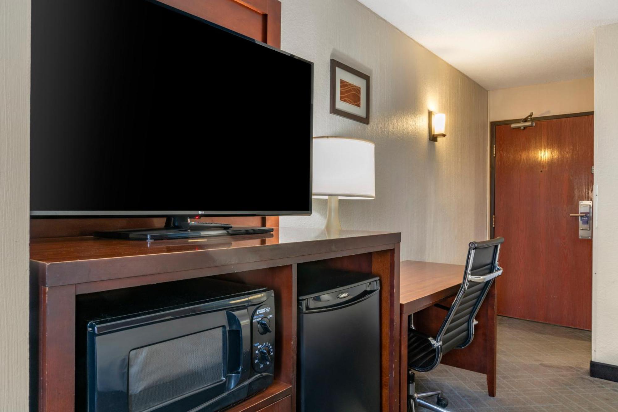 Comfort Inn University Амгерст Екстер'єр фото