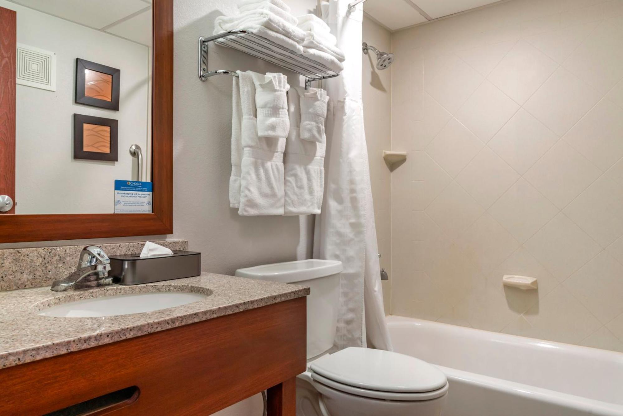 Comfort Inn University Амгерст Екстер'єр фото