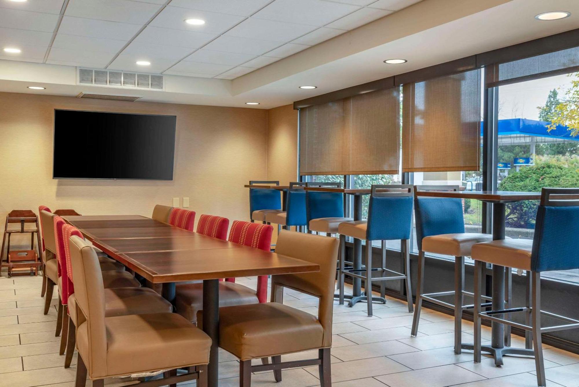 Comfort Inn University Амгерст Екстер'єр фото